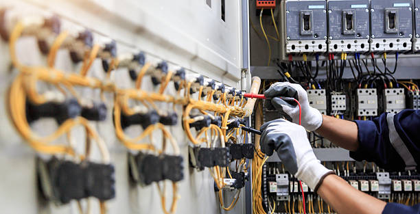 Professional Electrician technician working in Fort Walton Beach, FL